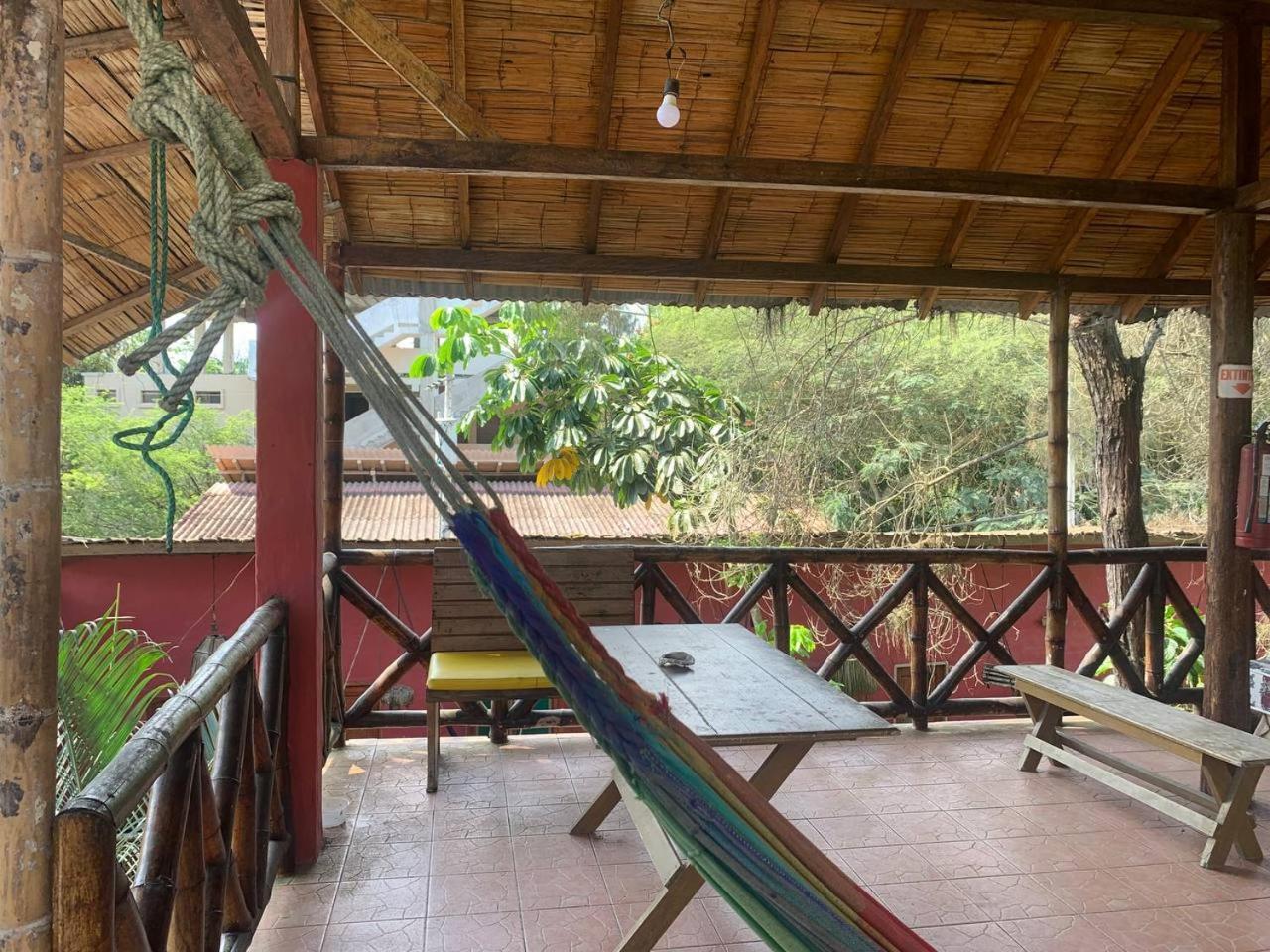 Hostal Mamacucha Montañita Esterno foto
